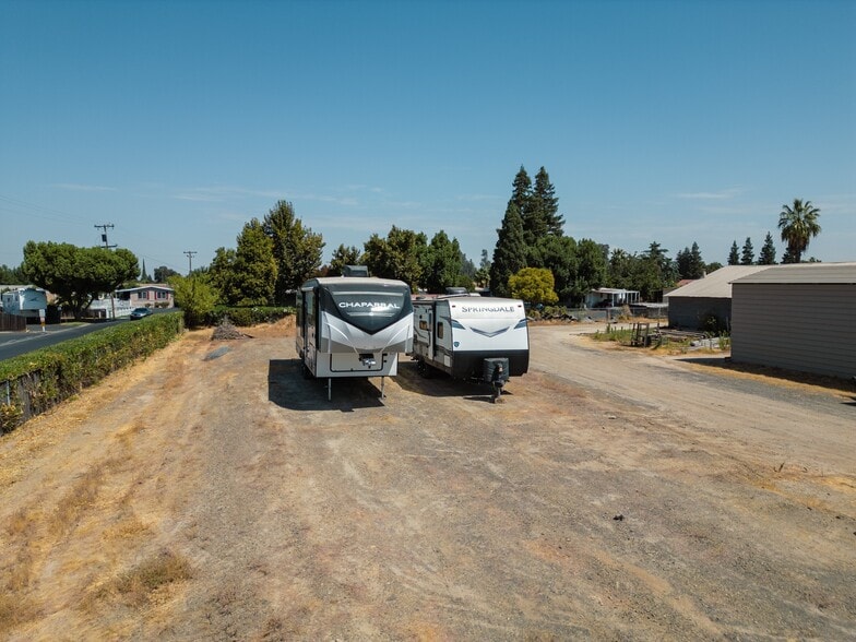 More Photos Of 901 E Broadway Ave, Atwater Specialty For Sale