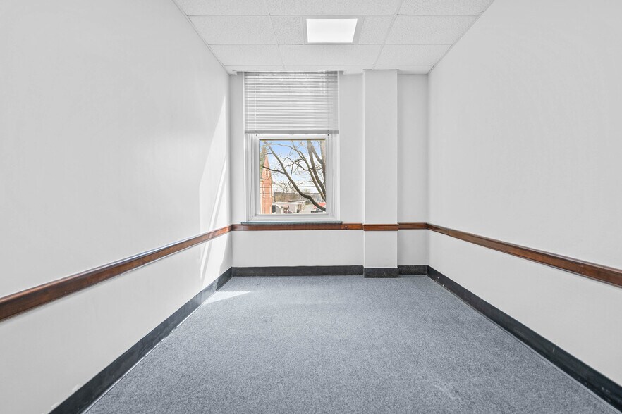 More Photos Of 313 W Liberty St, Lancaster Office For Lease