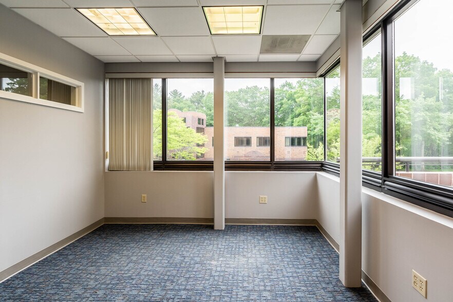 More Photos Of 500 Southborough Dr, South Portland Office For Lease