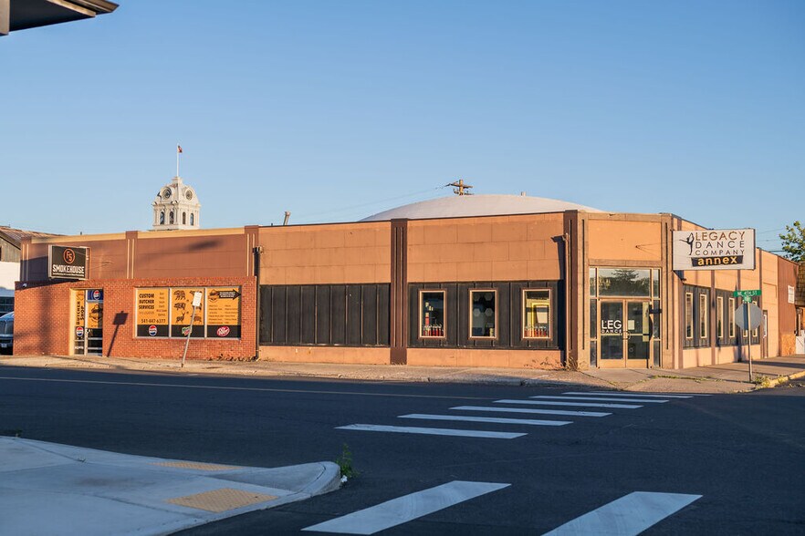 More Photos Of 394 NE Belknap St, Prineville General Retail For Sale