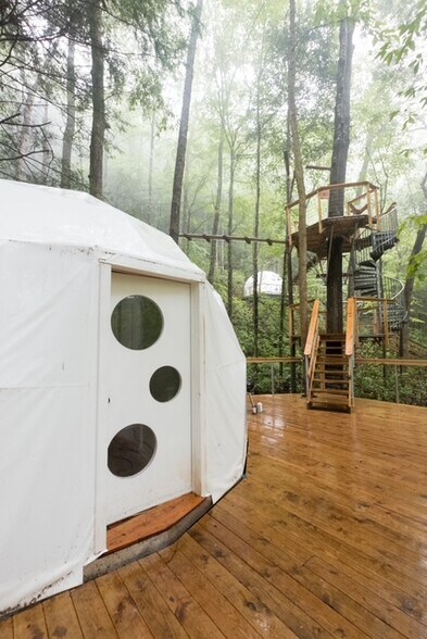 More Photos Of 242 Cave Road Holw, Rogers Hotel For Sale