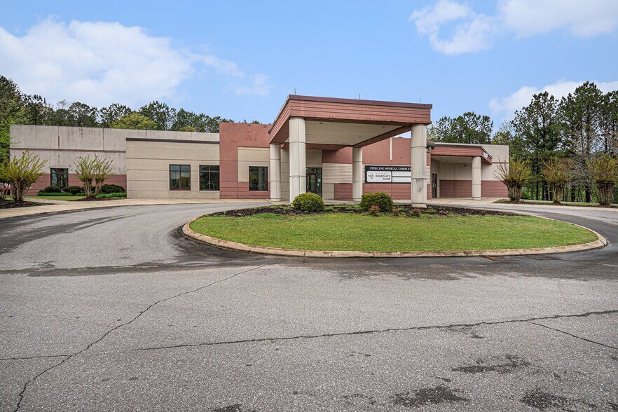 Primary Photo Of 150 Tompkins St, Heflin Medical For Lease