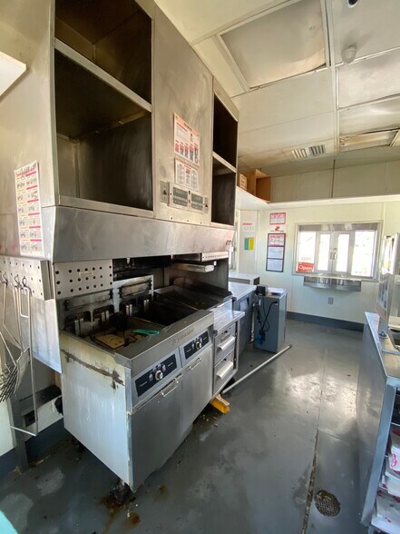 More Photos Of 2406 Center Point Pky, Birmingham Fast Food For Lease