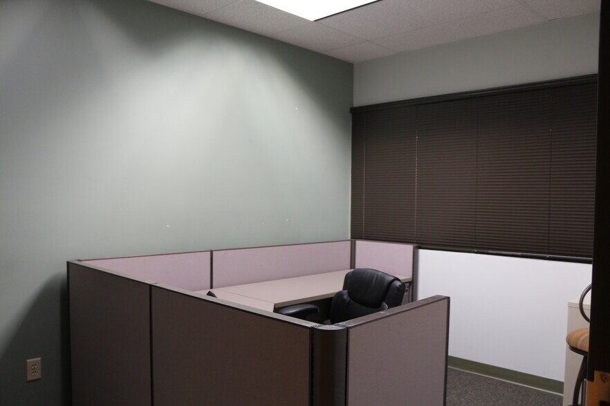 More Photos Of 801 S Durkin Dr, Springfield Office For Sale