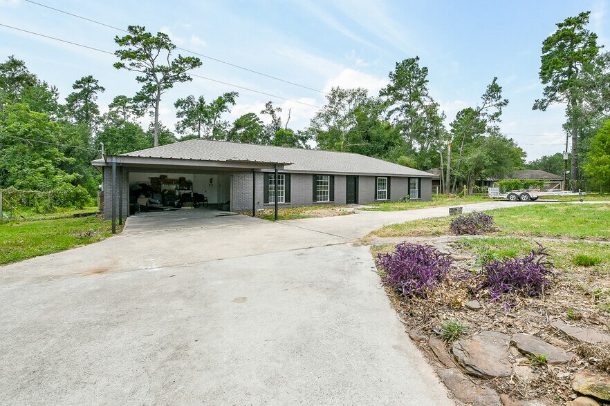 More Photos Of 33303 TX-249, Pinehurst Warehouse For Sale