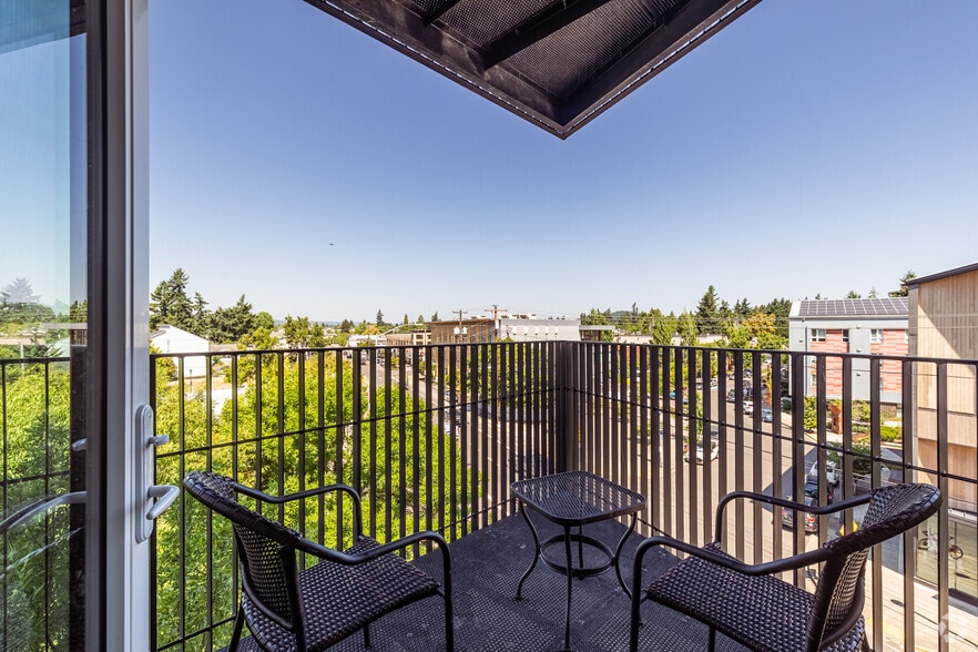 More Photos Of 5990 SE 92nd Ave, Portland Apartments For Lease