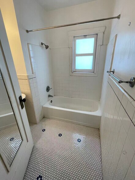 More Photos Of 638-650 Mar Vista Ave, Pasadena Apartments For Sale