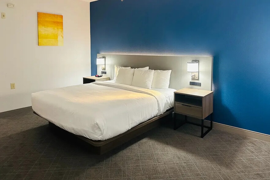 More Photos Of 2011 N Highway 78, Wylie Hotel For Sale