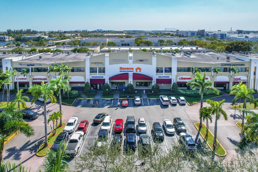 More Photos Of 11402 Doral Blvd, Miami Unknown For Lease
