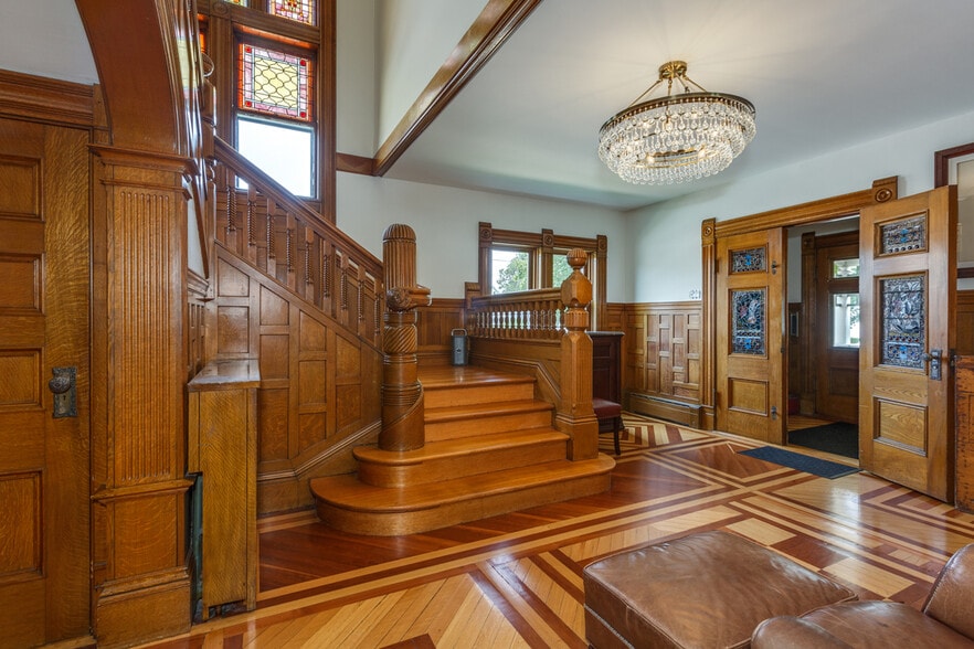 More Photos Of 84 Bay St, Manchester Office Residential For Lease