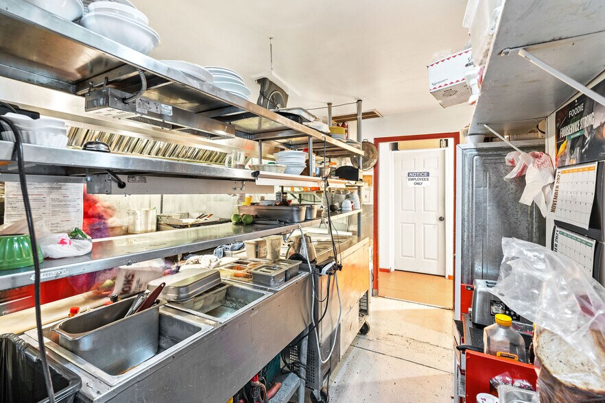 More Photos Of 21245 E Cliff Dr, Santa Cruz Storefront Retail Office For Lease