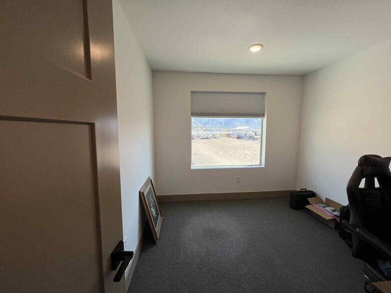 More Photos Of 3746 N Higley Rd, Ogden Showroom For Lease