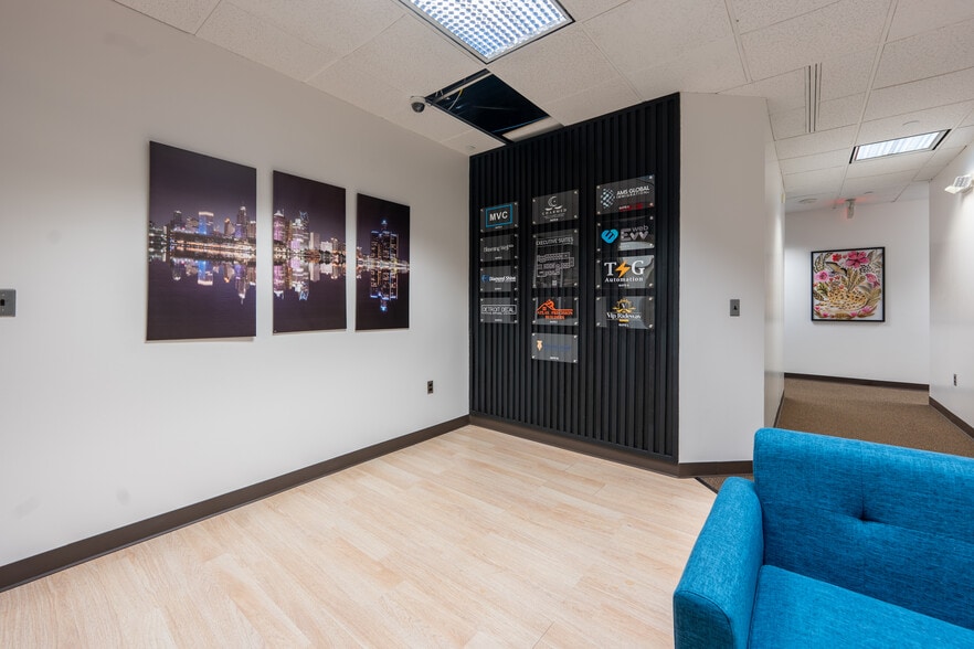 More Photos Of 901 Tower Dr, Troy Coworking Space