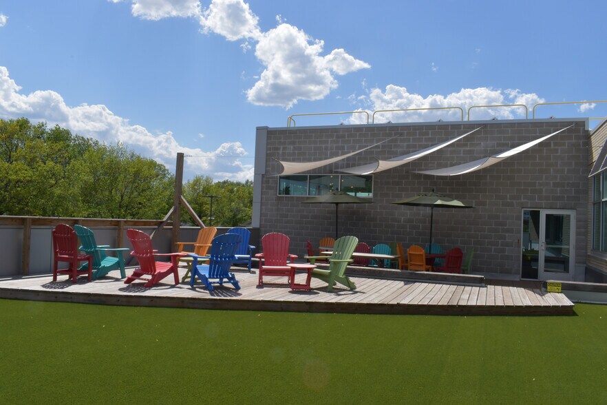 More Photos Of 1000-1010 University Ave W, Saint Paul Office For Sale