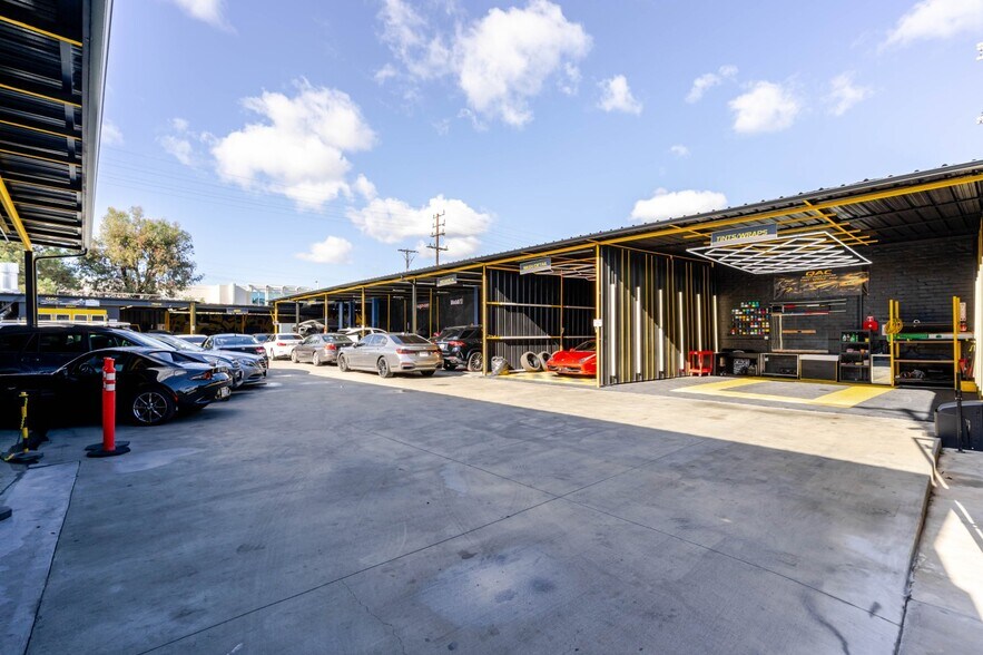 More Photos Of 2346 N San Fernando Rd, Los Angeles General Retail For Lease