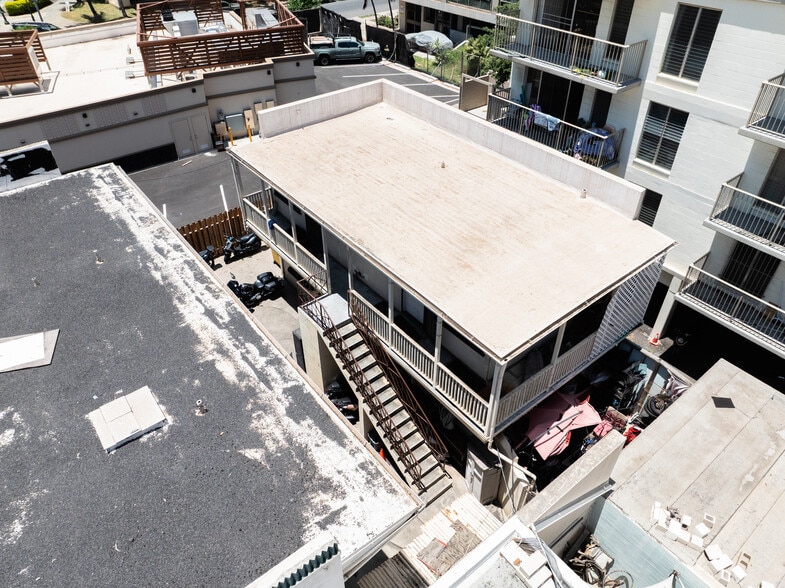 More Photos Of 1980-1984 Kalakaua Ave, Honolulu Storefront Retail Residential For Sale