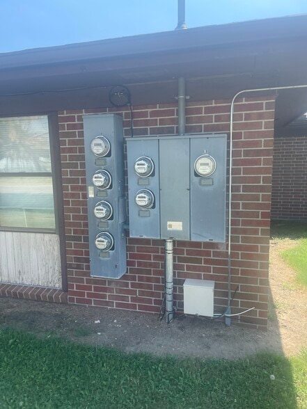 More Photos Of 410 N Fisher St, Glasco Apartments For Sale