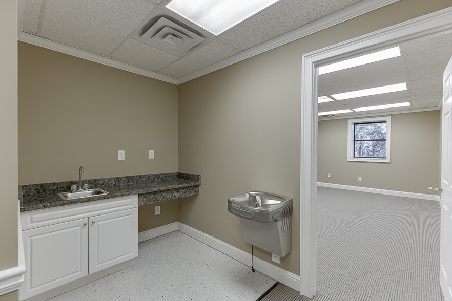 More Photos Of 743 Church St, Buford Office For Sale