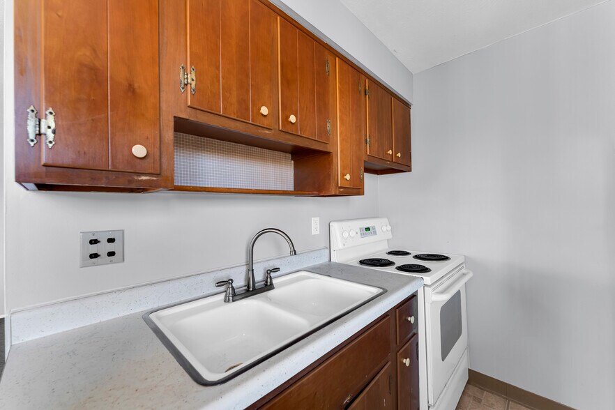 More Photos Of 18809 Bella Dr, Cleveland Apartments For Sale