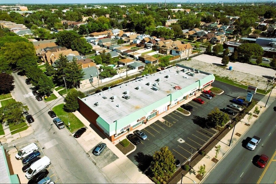 More Photos Of 6518-6534 W North Ave, Chicago General Retail For Sale