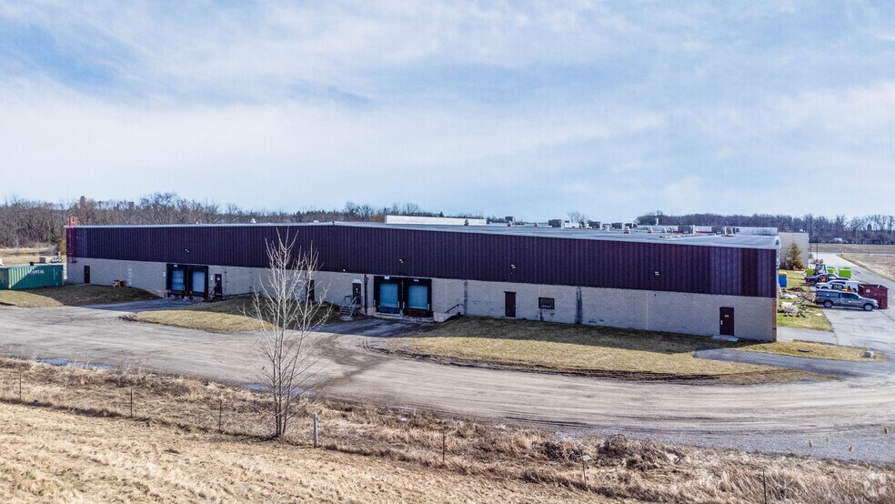 More Photos Of 9515 Montrose Rd, Niagara Falls Light Distribution For Lease