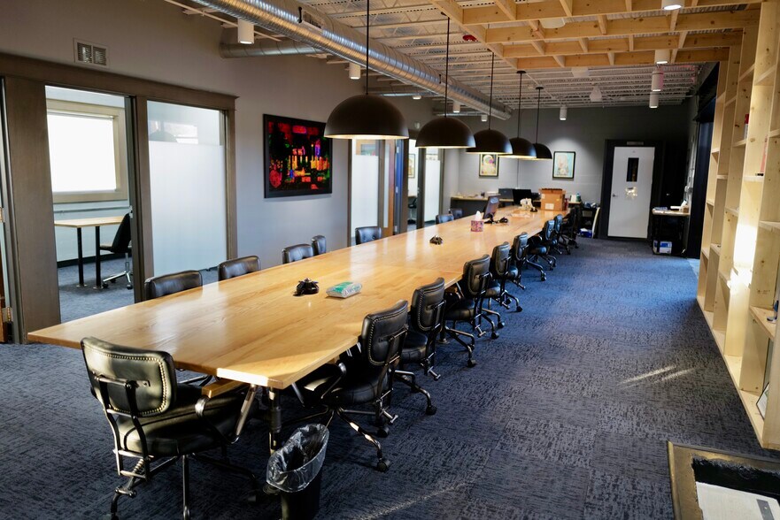 More Photos Of 6161 N Hillside Ave, Indianapolis Loft Creative Space For Lease