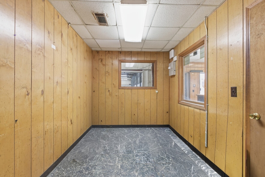 More Photos Of 36 Mize Rd, Toccoa Light Manufacturing For Sale