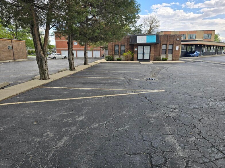 More Photos Of 9629 S Southwest Hwy, Oak Lawn Medical For Sale