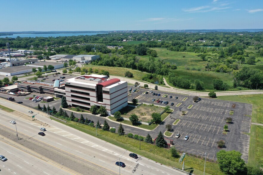 More Photos Of 313 Blettner Blvd, Madison Office For Lease