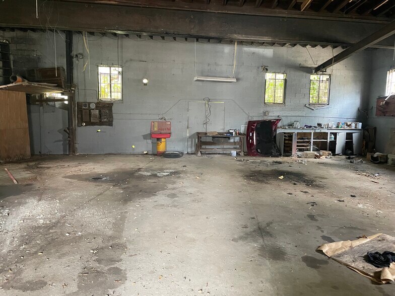 More Photos Of 5412 Buffalo, Jacksonville Industrial For Lease