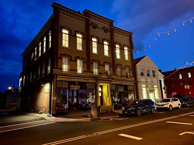 More Photos Of 17 Bridge St, Frenchtown Storefront Retail Office For Lease