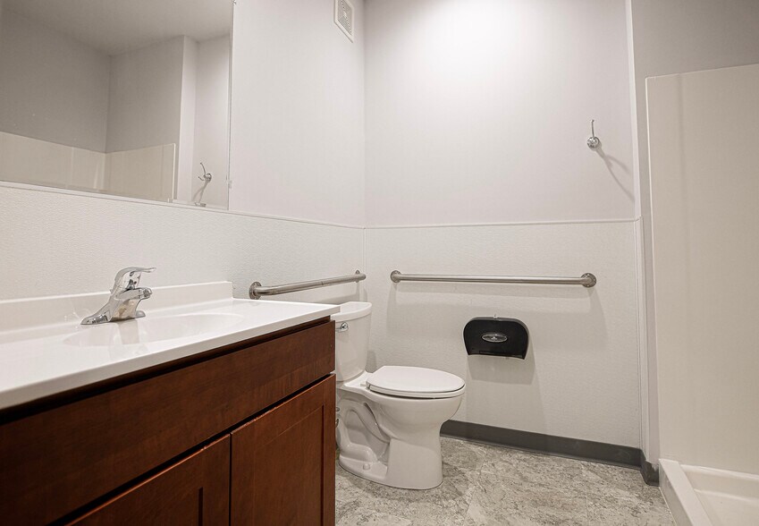 More Photos Of 415 Pennington Ave, Havre De Grace Office For Sale