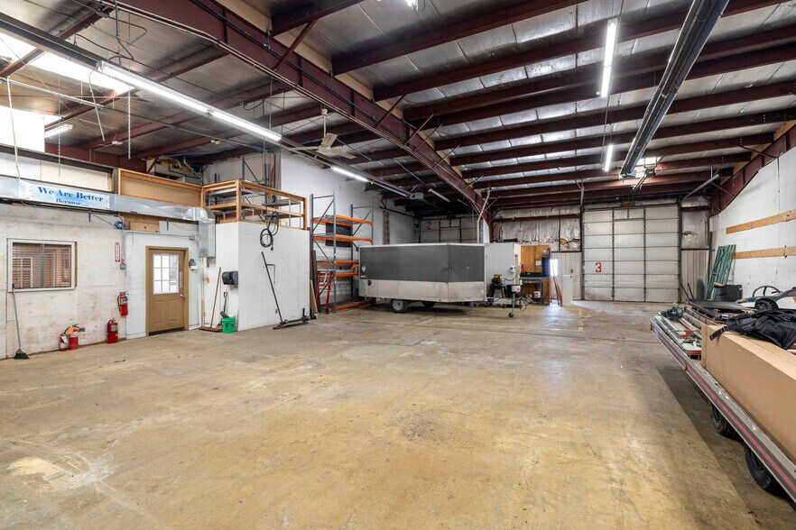 More Photos Of 3102 Louis Sherman Dr, Steger Distribution For Lease