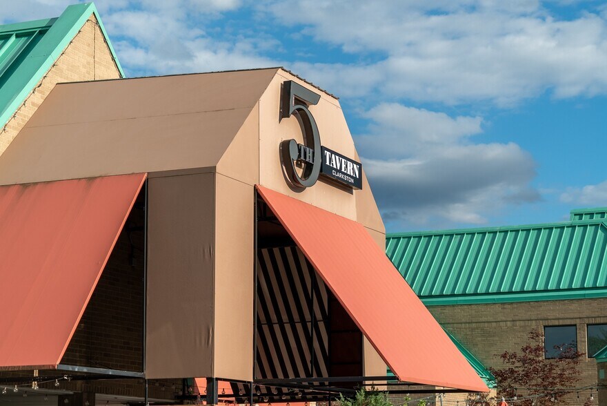 More Photos Of 7210 N Main St, Village of Clarkston Medical For Lease