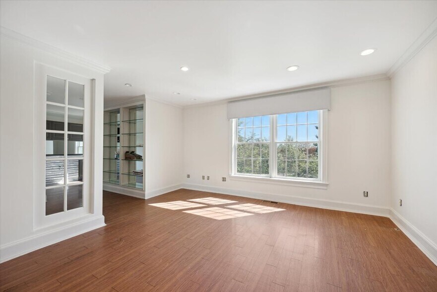 More Photos Of 108 S Finley Ave, Basking Ridge Storefront Retail Office For Lease
