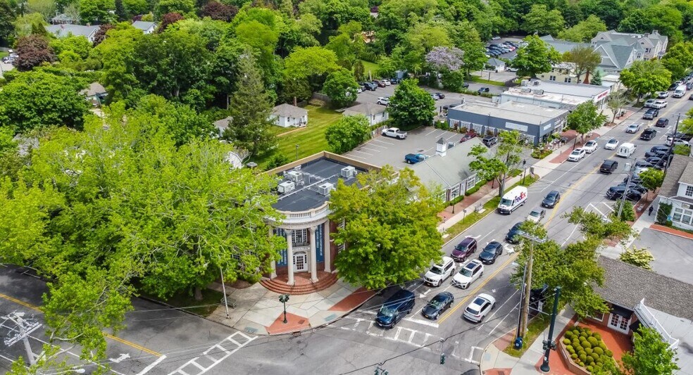 More Photos Of 1 Hampton Rd, Southampton Storefront Retail Office For Sale
