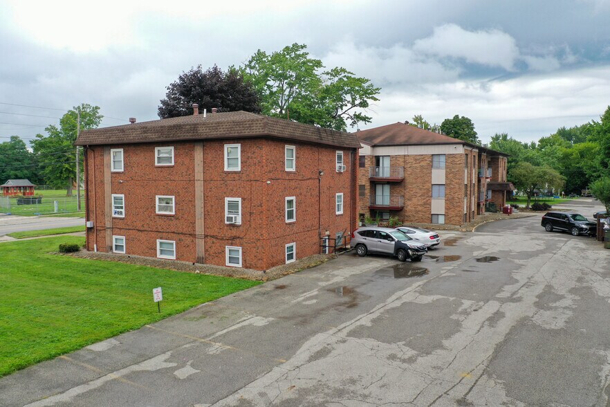 More Photos Of 1810-1860 Mahoning Ave, Warren Apartments For Sale