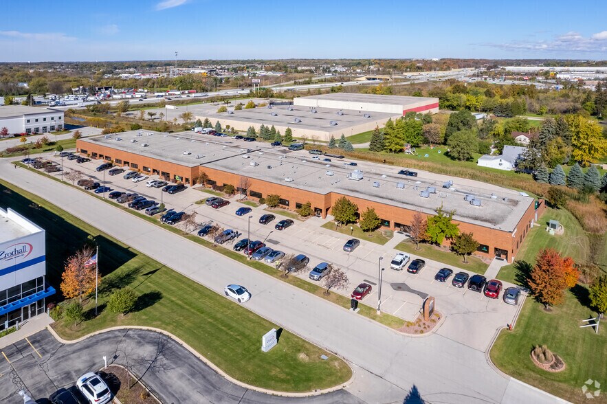 More Photos Of 9803-9835 S 13th St, Oak Creek Light Manufacturing For Lease