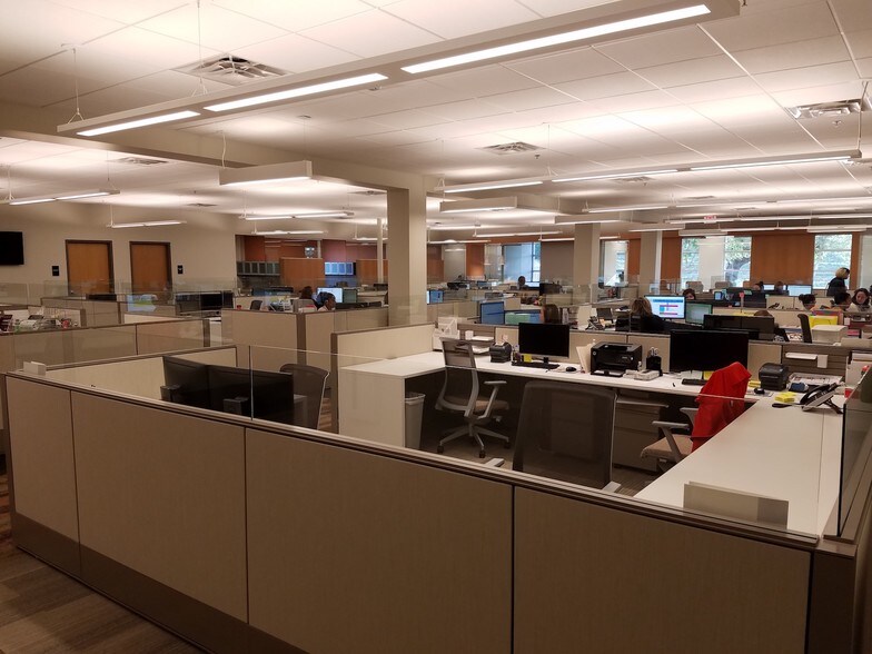 More Photos Of 1500 W Interstate 35, Denton Flex For Lease