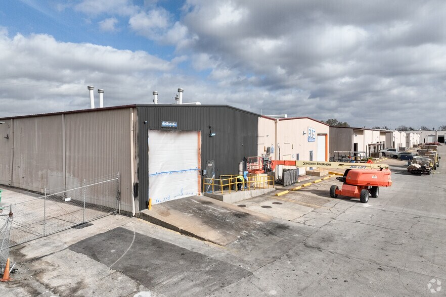 More Photos Of 12826 Hempstead Rd, Houston Unknown For Lease