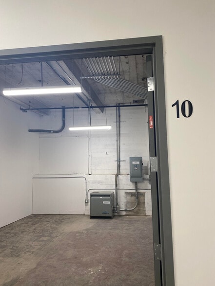 More Photos Of 901 E 31st St, Los Angeles Manufacturing For Lease