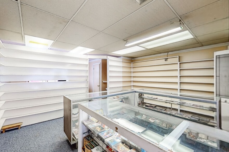 More Photos Of 1564 Becker St, Schenectady Storefront For Sale