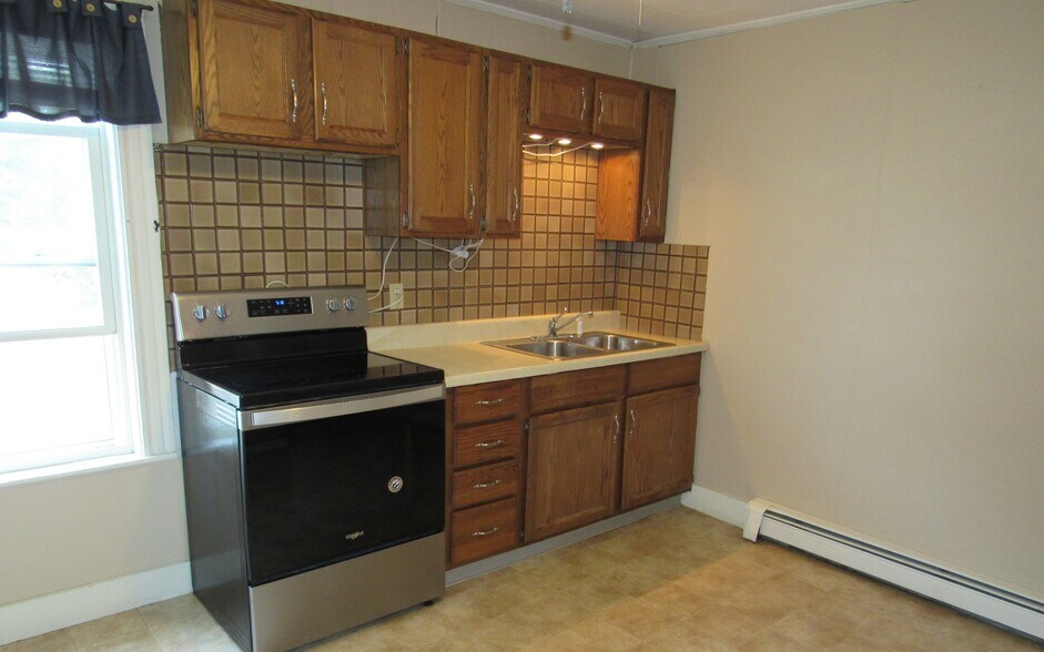 More Photos Of 12 Lindell Ave, Leominster General Retail For Sale