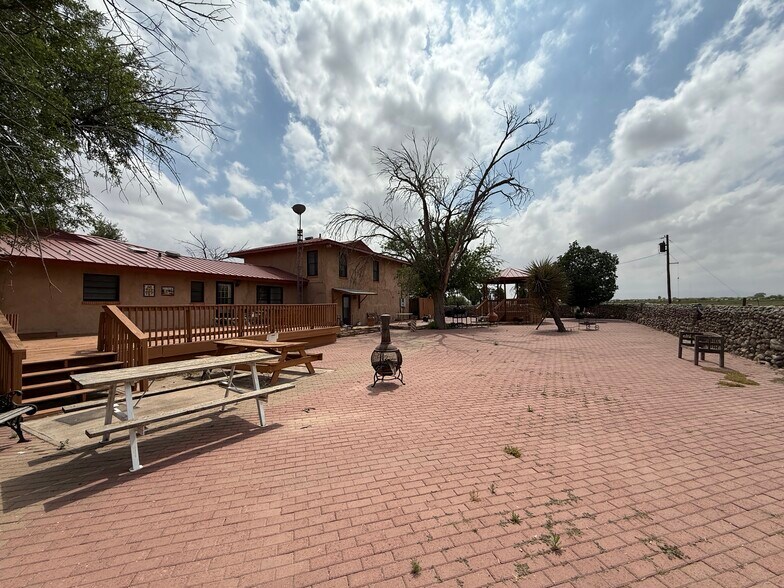 More Photos Of 8610 HWY 17, Balmorhea Specialty For Sale