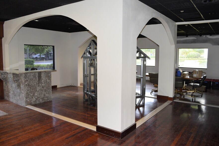 More Photos Of 1050 Central Park Dr, Sanford Warehouse For Lease