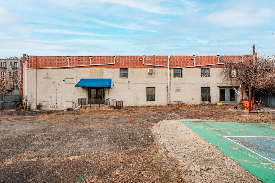 More Photos Of 81 Delavan st, Brooklyn Land For Lease