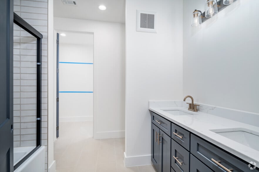 More Photos Of 10899 S Hausman Rd, San Antonio Apartments For Sale