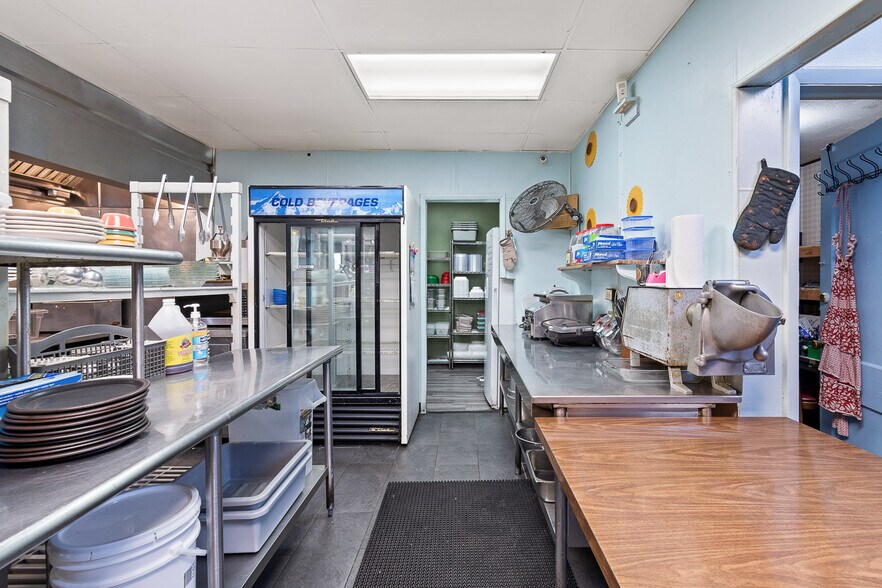 More Photos Of 816 Harrison Ave SW, Canton Restaurant For Sale