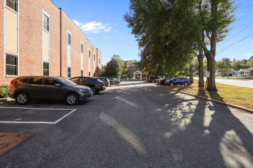 More Photos Of 1035 Lincolnton Rd, Salisbury Medical For Sale