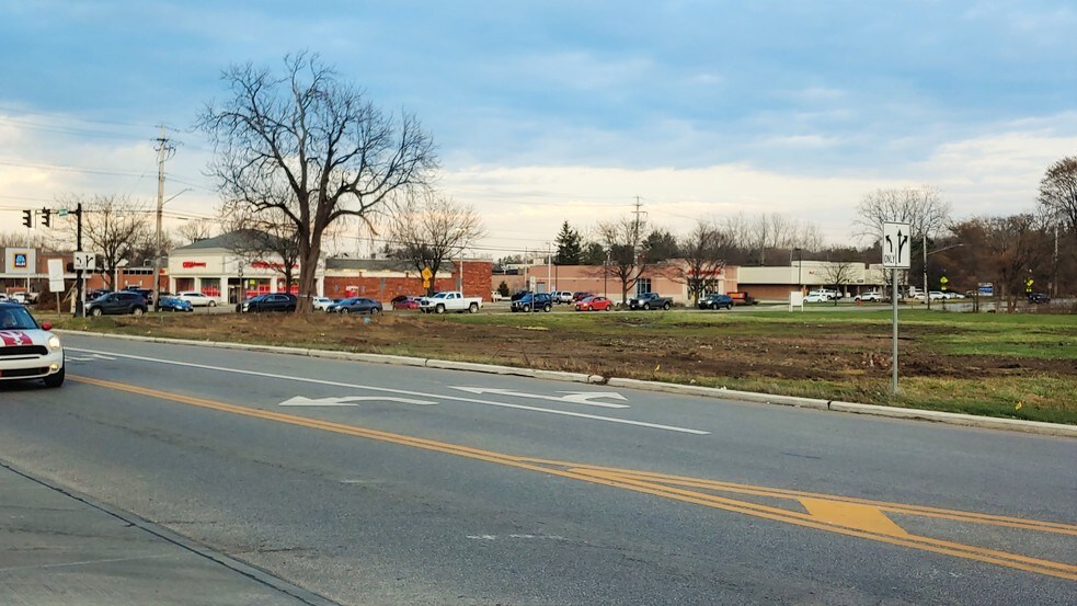 More Photos Of 229 Center St, Chardon Land For Lease
